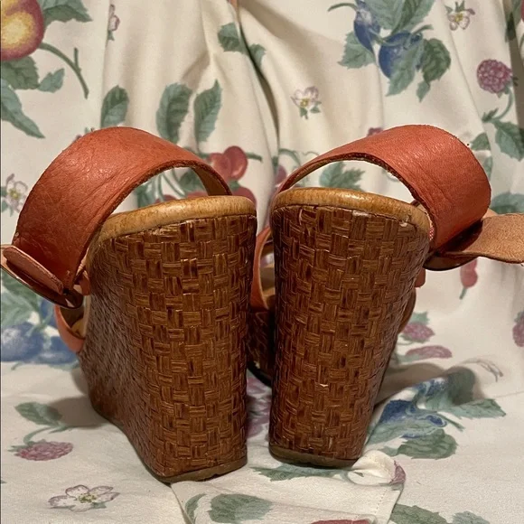 Women's Coral Wedge Sandals - Picture 4 of 5